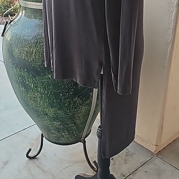 Travelers by Chicos size 1 pullover asymmetrical top - Picture 3 of 9